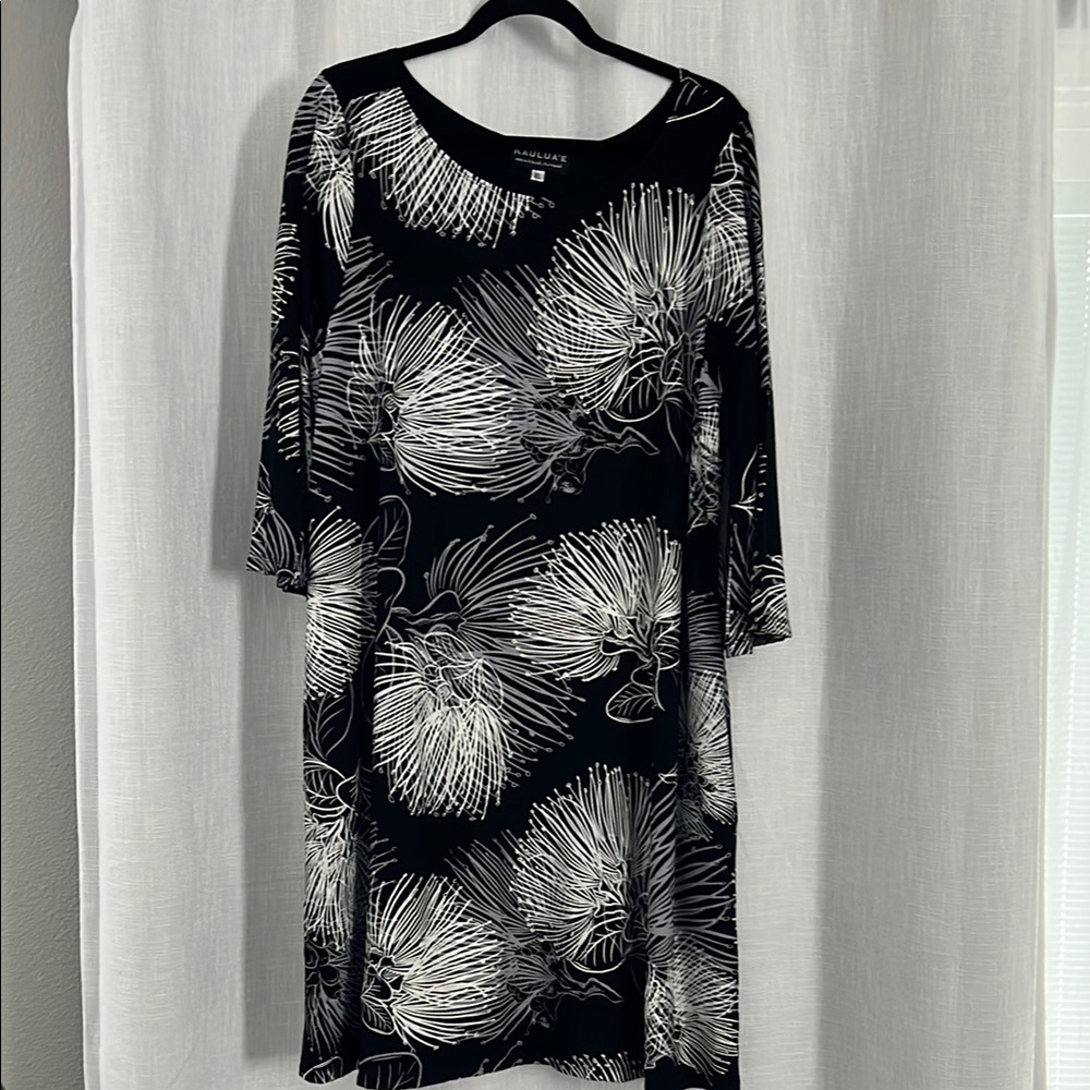Kaulua’e Black and White Ohia Dress
